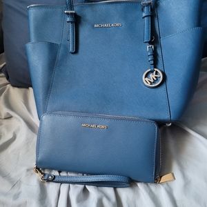 MICHAEL KORS PURSE AND WALLET